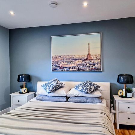 Master Bedroom With Ensuite Lucan Luaran gambar