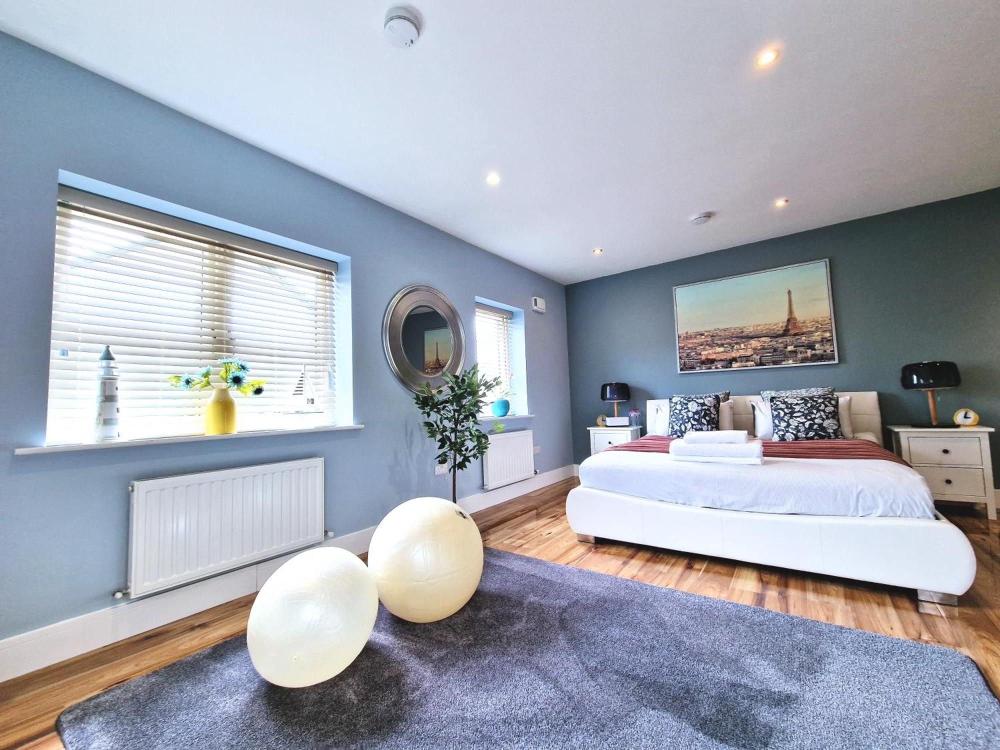 Master Bedroom With Ensuite Lucan Luaran gambar