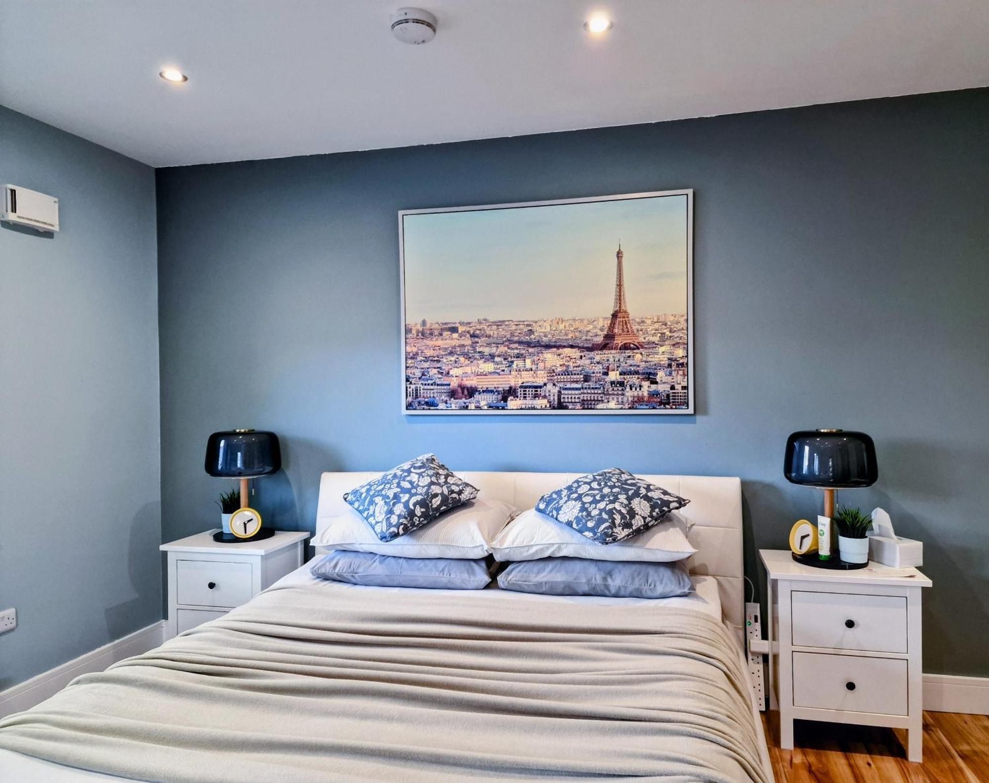Master Bedroom With Ensuite Lucan Luaran gambar